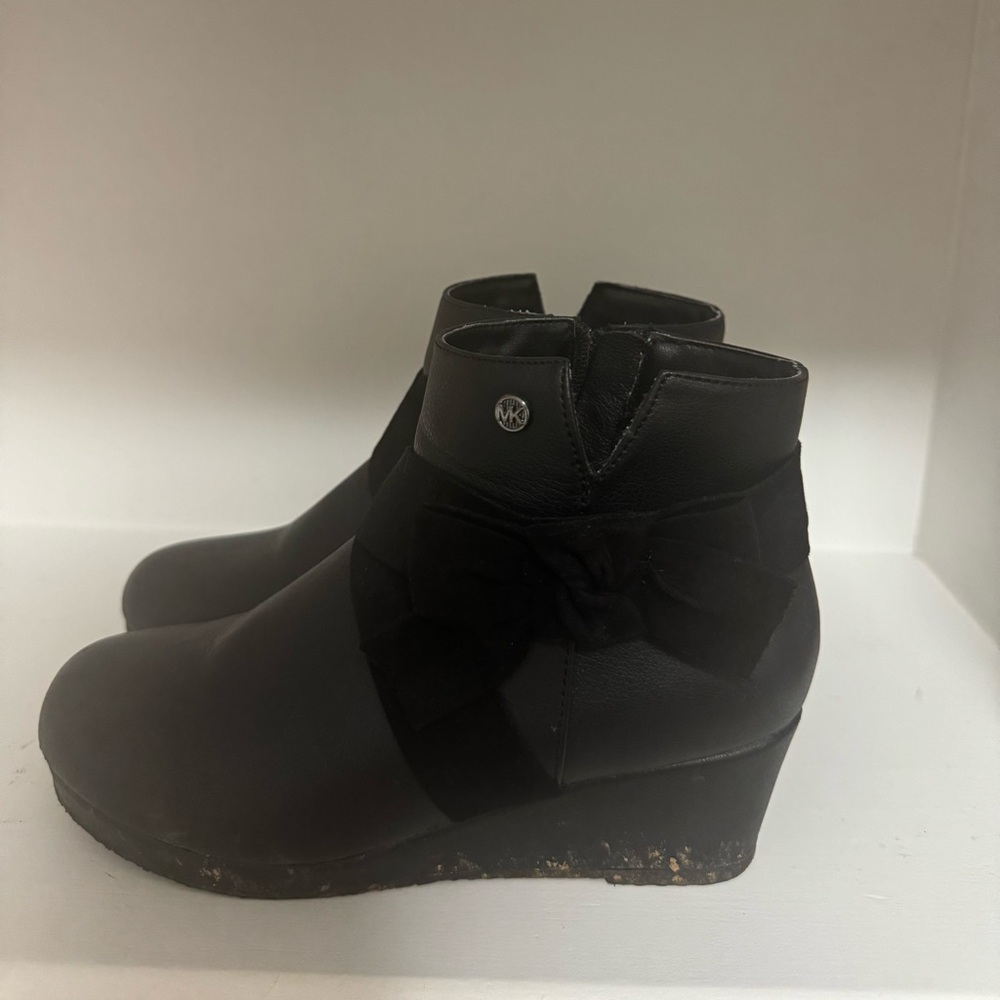 MK BLACK BOW BOOTIES GIRLS 3